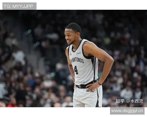 2013年NBA常规赛马刺与灰熊激战回顾与精彩瞬间分析